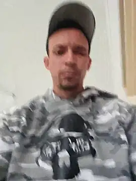 Snapshot of Racso100 chatting on 11/18/25, 03:16 Racso100 online show from 11/18/25, 03:16