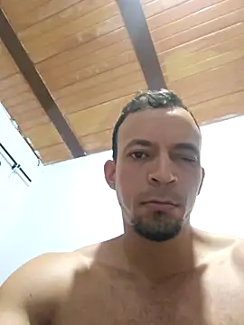 Snapshot of Racso100 chatting on 11/28/25, 09:45 Racso100 online show from 11/28/25, 09:45