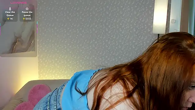 Snapshot of Diana_charon chatting on 11/30/25, 01:09 Diana charon online show from 11/30/25, 01:09