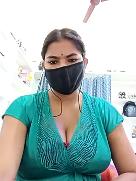 Hot radhaji online show from 04/03/26, 07:17