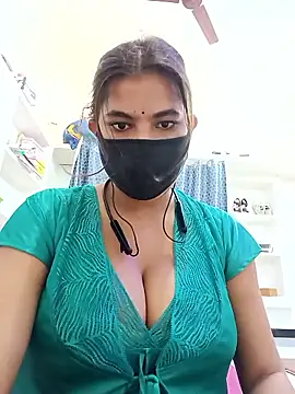 Hot radhaji online show from 04/06/26, 04:57