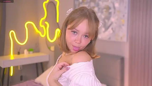 Snapshot of lorapalmerry chatting on 11/02/25, 03:03 lorapalmerry online show from 11/02/25, 03:03