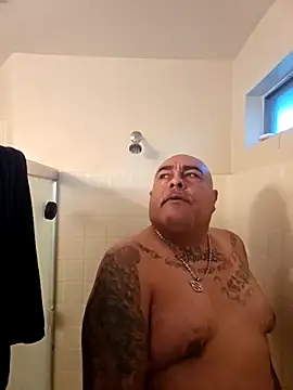 Snapshot of B1GLO chatting on 11/11/25, 02:06 B1GLO online show from 11/11/25, 02:06