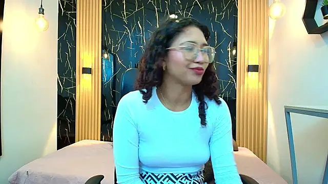 Snapshot of SamanthaFox_8 chatting on 05/05/26, 11:07 SamanthaFox 8 online show from 05/05/26, 11:07