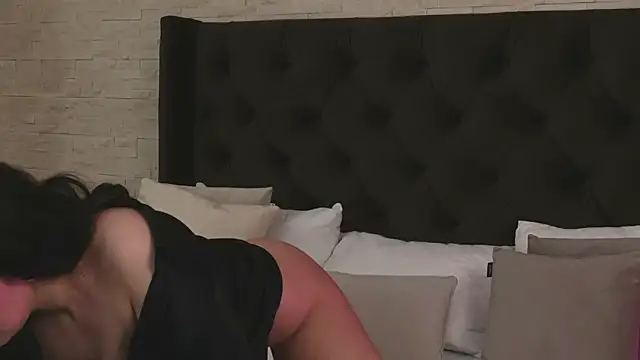 Snapshot of ClaraPasssion chatting on 10/15/25, 06:41 ClaraPasssion online show from 10/15/25, 06:41