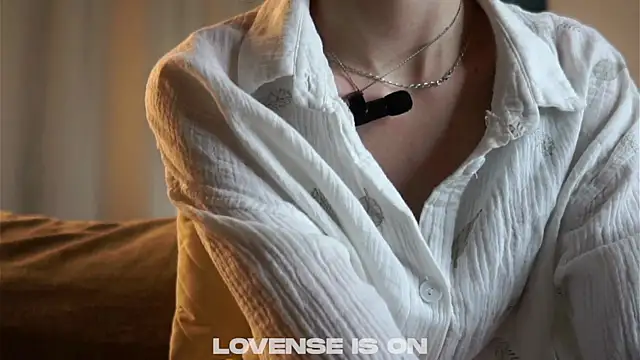 MarcyFrazee online show from 10/31/25, 04:02