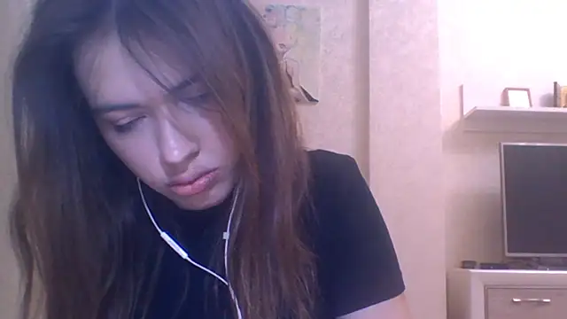 Snapshot of CeyaLier chatting on 10/17/25, 04:09 CeyaLier online show from 10/17/25, 04:09