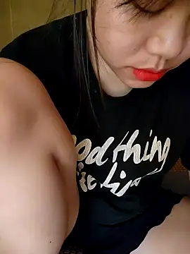 Snapshot of Misu-u chatting on 10/10/25, 06:56 Misu-u online show from 10/10/25, 06:56