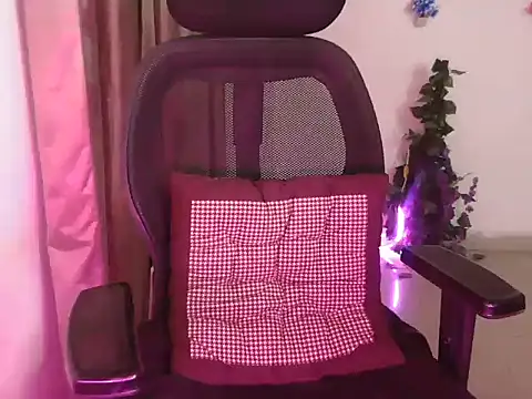 Royal zara online show from 11/24/25, 05:45