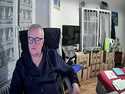 Snapshot of macdut67 chatting on 02/05/26, 01:43 macdut67 online show from 02/05/26, 01:43