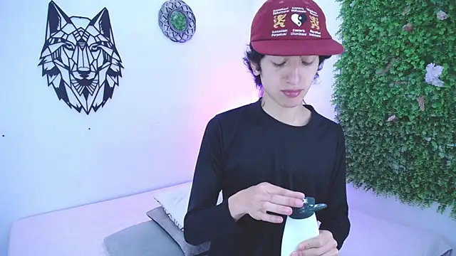 Snapshot of Emo_Boy_ chatting on 11/22/25, 12:48 Emo Boy online show from 11/22/25, 12:48