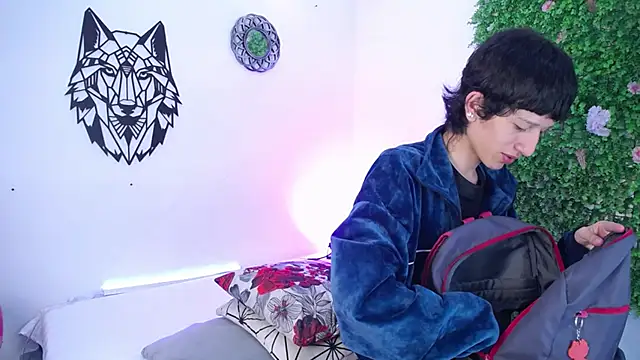 Snapshot of Emo_Boy_ chatting on 12/02/25, 12:32 Emo Boy online show from 12/02/25, 12:32