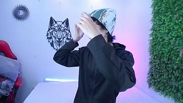 Snapshot of Emo_Boy_ chatting on 12/03/25, 12:25 Emo Boy online show from 12/03/25, 12:25