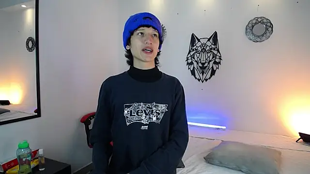 Snapshot of Emo_Boy_ chatting on 12/17/25, 12:33 Emo Boy online show from 12/17/25, 12:33