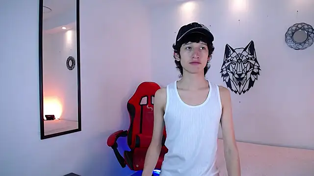 Snapshot of Emo_Boy_ chatting on 12/18/25, 12:44 Emo Boy online show from 12/18/25, 12:44