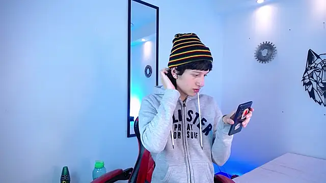 Snapshot of Emo_Boy_ chatting on 12/20/25, 12:56 Emo Boy online show from 12/20/25, 12:56