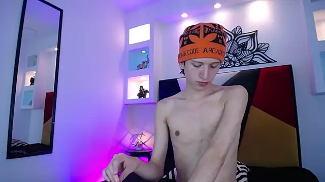 Snapshot of Emo_Boy_ chatting on 01/13/26, 08:41 Emo Boy online show from 01/13/26, 08:41