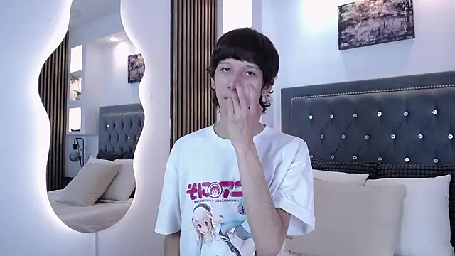 Emo Boy  online show from 03/11/26, 08:37