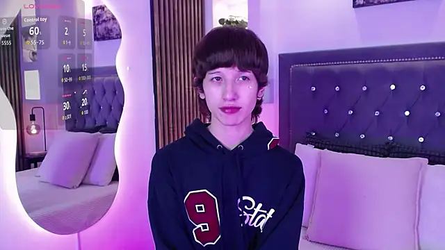 Emo Boy  online show from 04/24/26, 08:33