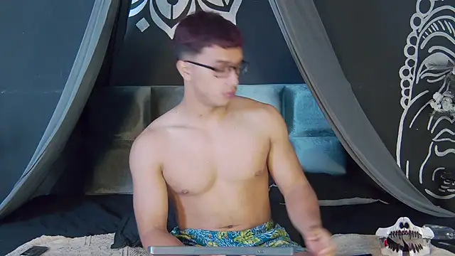 Snapshot of Stefano_Calle chatting on 10/17/25, 12:19 Stefano Calle online show from 10/17/25, 12:19