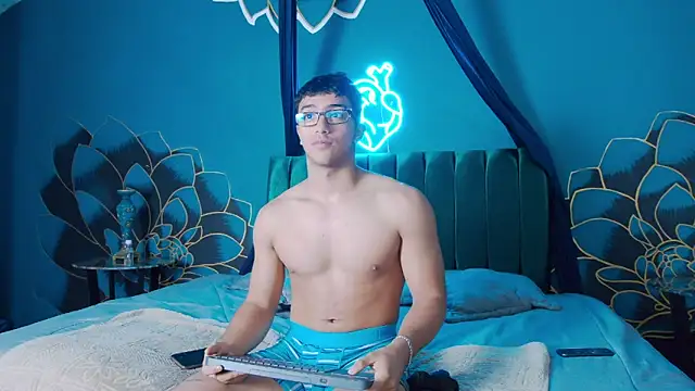 Snapshot of Stefano_Calle chatting on 11/05/25, 12:05 Stefano Calle online show from 11/05/25, 12:05