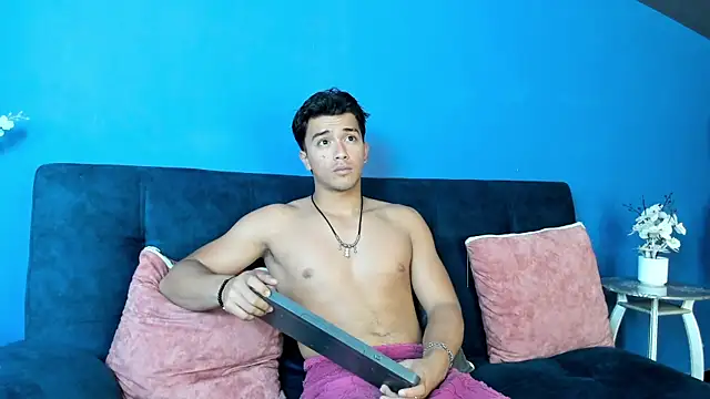 Snapshot of Stefano_Calle chatting on 12/22/25, 04:48 Stefano Calle online show from 12/22/25, 04:48