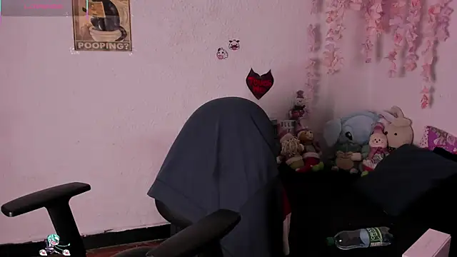 Emilycollei online show from 11/30/25, 09:13