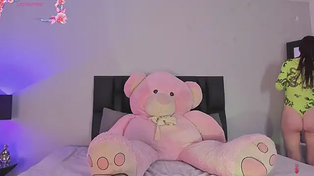 SaradaParker online show from 02/19/26, 02:35