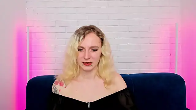 LikiLips online show from 11/02/25, 08:28