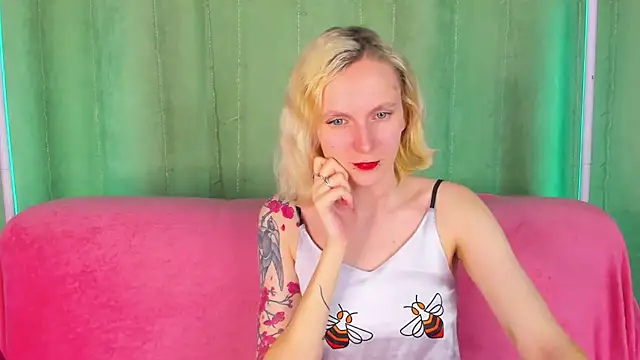 LikiLips online show from 04/02/26, 01:03