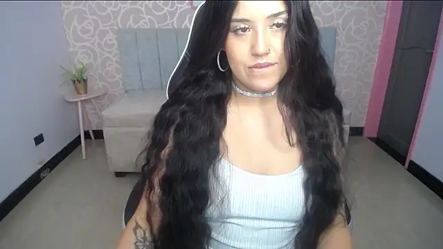 ailyn ch1 online show from 10/25/25, 04:57