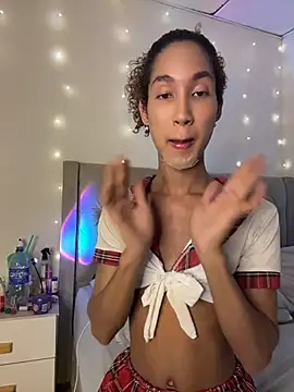 Snapshot of Chloe_Celeste chatting on 08/08/26, 04:14 Chloe Celeste online show from 08/08/26, 04:14