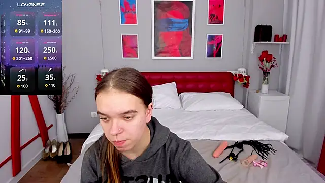 Snapshot of KamilaPeach chatting on 10/08/25, 10:46 KamilaPeach online show from 10/08/25, 10:46