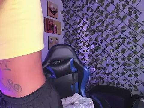 KarlaSlutSkinny   online show from 03/18/26, 09:18