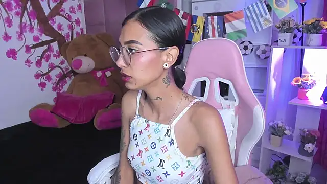 KarlaSlutSkinny   online show from 06/18/26, 08:46