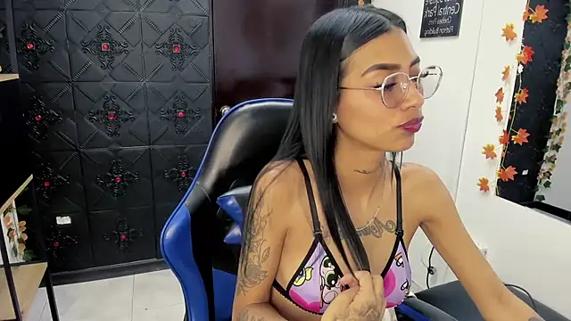 KarlaSlutSkinny   online show from 06/26/26, 09:19