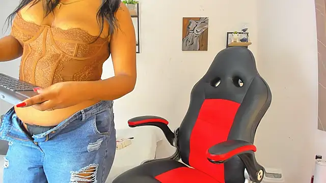 daniella molina1 online show from 10/11/25, 08:29