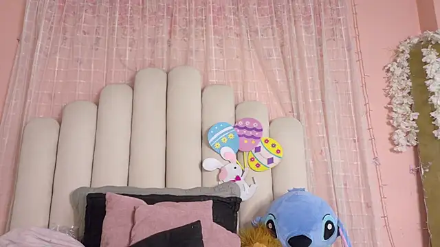 SweetRenata  online show from 04/17/26, 12:41