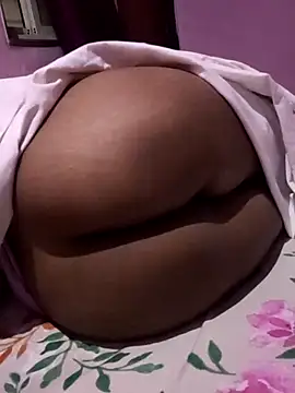 vickymtrb online show from 11/04/25, 05:12