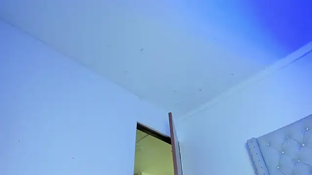 Snapshot of ChocoBunny1 chatting on 11/11/25, 04:34 ChocoBunny1 online show from 11/11/25, 04:34