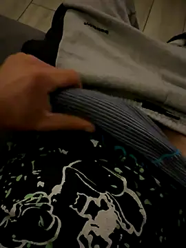 Snapshot of Theanimals chatting on 10/08/25, 09:01 Theanimals online show from 10/08/25, 09:01