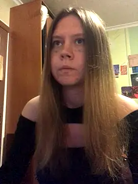 Snapshot of LunaVirelle chatting on 10/17/25, 09:17 LunaVirelle online show from 10/17/25, 09:17