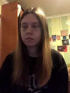 Snapshot of LunaVirelle chatting on 10/21/25, 05:02 LunaVirelle online show from 10/21/25, 05:02