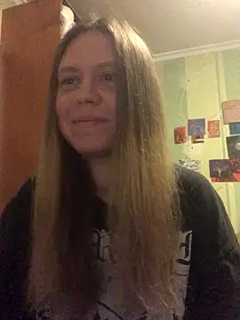 Snapshot of LunaVirelle chatting on 11/02/25, 04:53 LunaVirelle online show from 11/02/25, 04:53