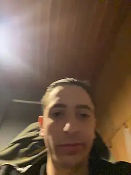 Snapshot of Asimako chatting on 12/13/25, 09:31 Asimako online show from 12/13/25, 09:31