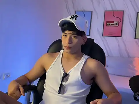 Snapshot of David_Nova chatting on 11/16/25, 02:44 David Nova online show from 11/16/25, 02:44