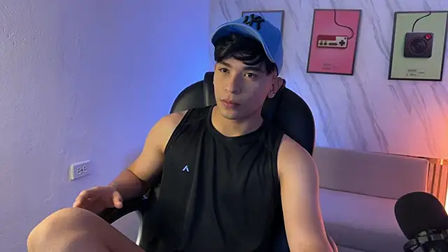 Snapshot of David_Nova chatting on 11/24/25, 12:43 David Nova online show from 11/24/25, 12:43