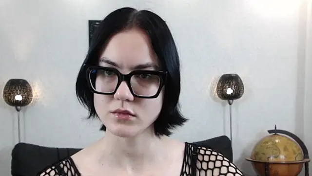 Snapshot of Marie_Fitch chatting on 11/26/25, 04:13 Marie Fitch online show from 11/26/25, 04:13