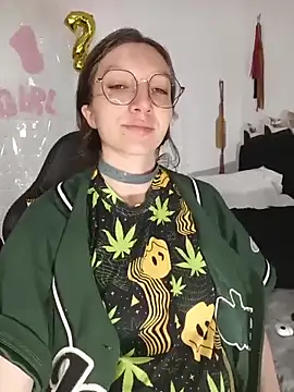 Lucy colee online show from 04/21/26, 01:18