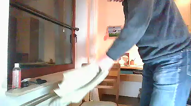 Snapshot of super-snoopy chatting on 12/27/24, 04:10 super-snoopy online show from 12/27/24, 04:10